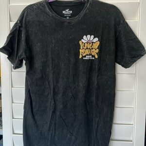 Hollister t shirt